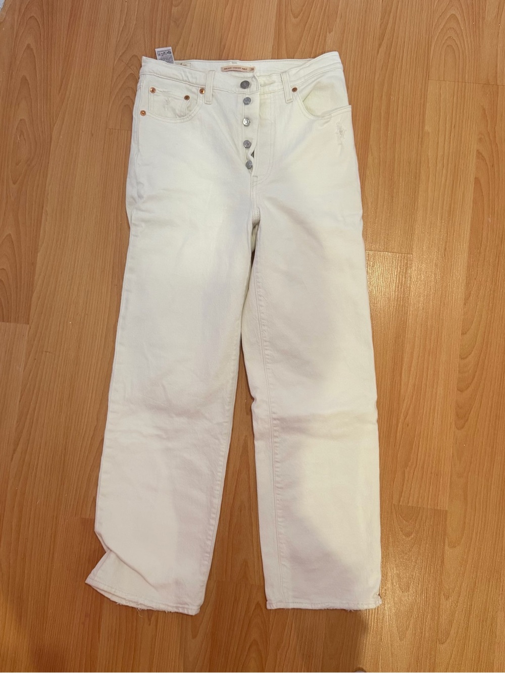 Levi’s Ribcage Straight Ankle White Jeans